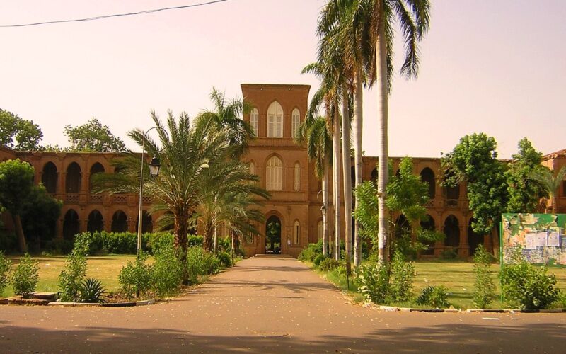 “هنا” دليل القبول للجامعات السودانية: PDF 2022-2023 admission.gov.sd رابط التحميل وموعد التقديم للقبول للجامعات الحكومية والاهلية